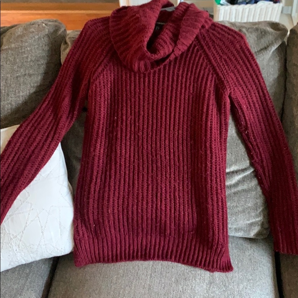Maroon knitted turtleneck sweater